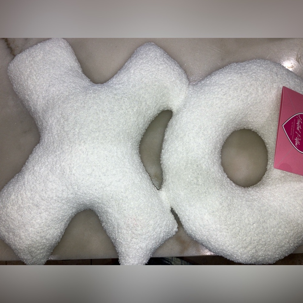 NWT Aroma Home X O Hugs and Kisses White Warmie Pillow